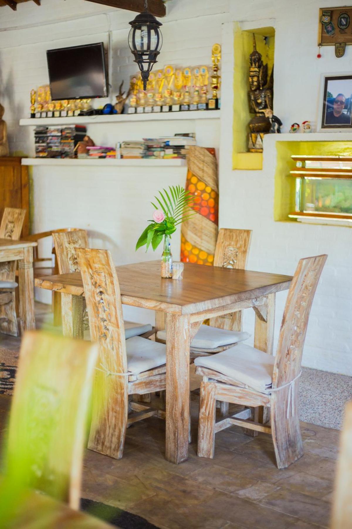 Hotel Deutsches-Eck Rikesti Lovina Esterno foto