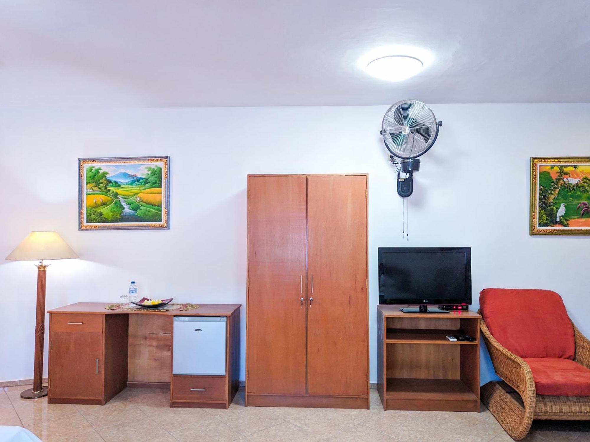 Hotel Deutsches-Eck Rikesti Lovina Esterno foto