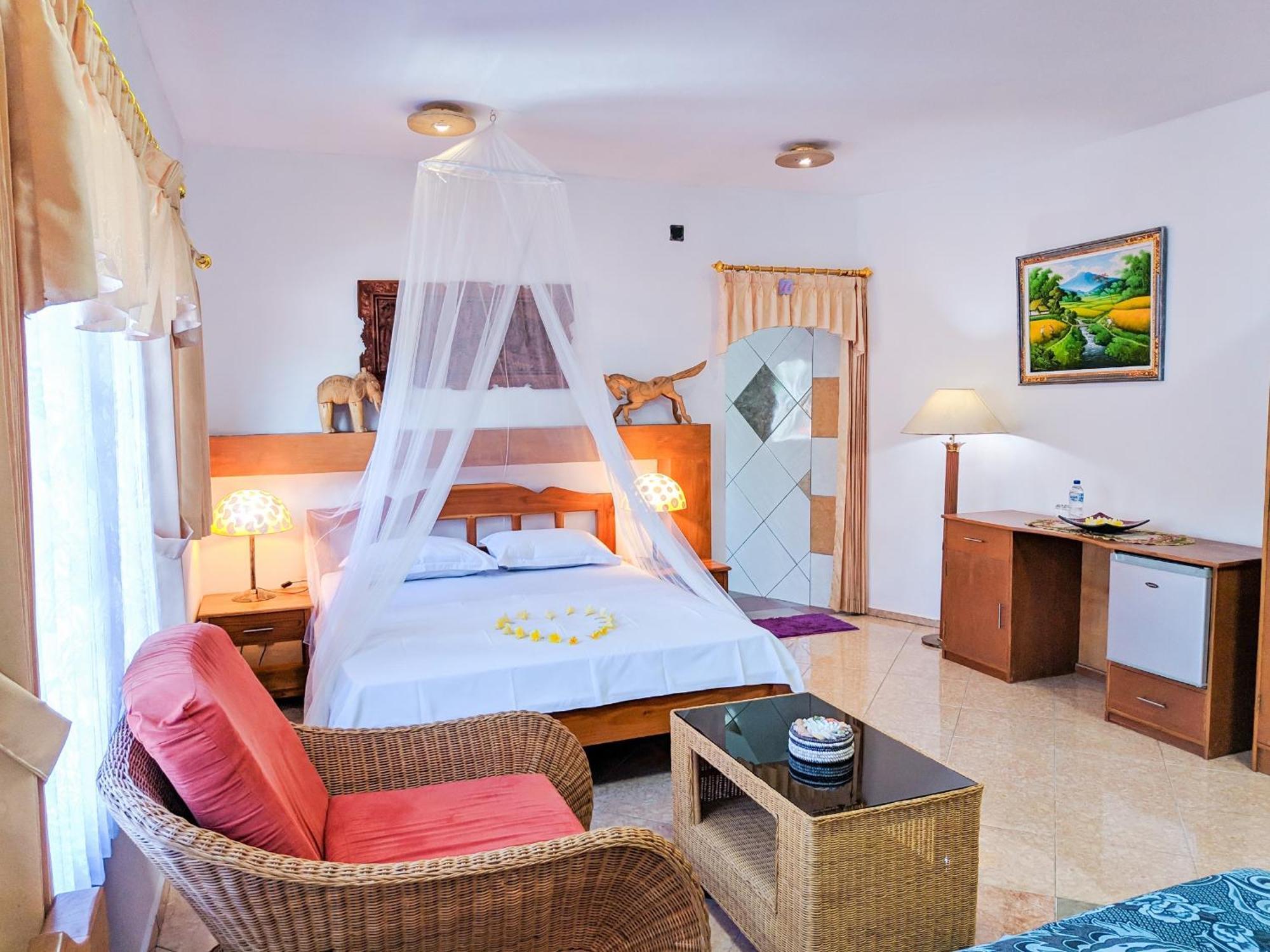 Hotel Deutsches-Eck Rikesti Lovina Esterno foto